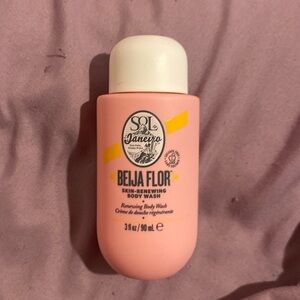 Sol de Janeiro Beija Flor body wash (TRAVEL SIZE)